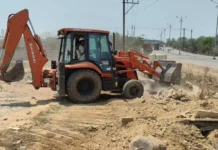 अतिक्रमण पर चला बुलडोजर, कई स्थानों पर शासकीय भूमि कराई गई मुक्त