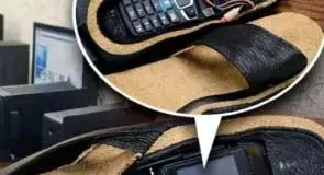 JEE मेन्स परीक्षा में नकल का अनोखा मामला, चप्पल में छिपाकर लाया मोबाइल