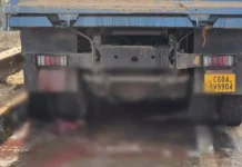 तेज रफ्तार हाईवा की टक्कर से दो युवकों की मौत, चालक फरार