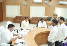 जनदर्शन में कलेक्टर ने सुनी आमजनों की समस्याएं, त्वरित निराकरण के दिए निर्देश