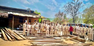 सतरेंगा में वन विभाग की छापेमारी से खुला अवैध लकड़ी कारोबार का जाल, कार्रवाई पर उठे सवाल
