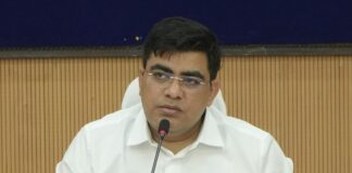 जनसमस्याओं के त्वरित निराकरण और योजनाओं के प्रभावी क्रियान्वयन के कलेक्टर ने दिए निर्देश