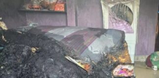 CG BREAKING: आरक्षक के घर लगी आग, घरेलू सामान जलकर राख, पारिवारिक विवाद की आशंका