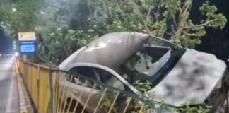 नवा रायपुर में देर रात तेज रफ्तार कार डिवाइडर पर चढ़ी, बड़ा हादसा टला