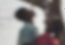 पेड़ से लटके मिले युवक-महिला के शव, इलाके में हड़कंप