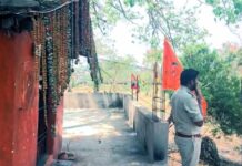 हनुमान मंदिर में चोरी, चांदी का मुकुट ले उड़े चोर