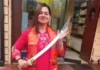 इंस्टाग्राम पर तलवार लहराती दिखीं स्कूल लेक्चरर, वीडियो वायरल होने पर उठे सवाल, पुलिस कार्रवाई पर नजर