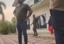 भाजपा कार्यकर्ता का आरोप- पत्नी के भाजपा नेता से अवैध संबंध, बच्चों को मिर्च डालकर पीटने का भी आरोप; रिसॉर्ट में पकड़ा, वीडियो वायरल