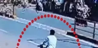 कोर्ट परिसर से दिनदहाड़े बाइक गायब, CCTV में कैद हुई चोर की करतूत