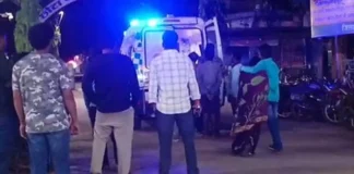 चौक में सनसनी: पड़ोसी युवक ने 17 साल के किशोर पर फेंका तेजाब, चेहरा-सीना बुरी तरह झुलसा