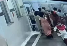 नेता का हंगामा: NICU के बाहर गार्ड को पीटा, कॉलर पकड़कर दी धमकी; बोले- ‘दो बाप के साथ आऊंगा, स्वास्थ्य मंत्री को बुलाऊंगा
