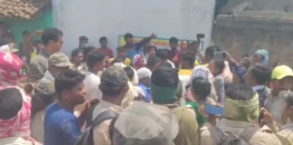 बवाल: अतिक्रमण हटाने पहुंची टीम पर ग्रामीणों का हमला, डिप्टी डायरेक्टर से धक्का-मुक्की