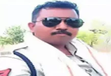रात्रि गश्त के दौरान दर्दनाक हादसा: तेज रफ्तार पिकअप ने पुलिस बाइक को मारी टक्कर, प्रधान आरक्षक की मौत