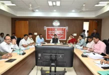 आबकारी मंत्री देवांगन की सख्ती, राजस्व लक्ष्य और अवैध शराब पर कड़ा एक्शन के निर्देश