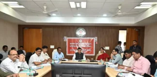 आबकारी मंत्री देवांगन की सख्ती, राजस्व लक्ष्य और अवैध शराब पर कड़ा एक्शन के निर्देश