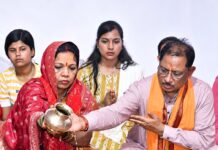 35 साल के वैवाहिक सफर पर भावुक हुए CM विष्णुदेव साय, पत्नी कौशल्या साय को कहा जीवन की सबसे बड़ी ताकत
