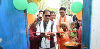 मुख्यमंत्री श्री विष्णु देव साय पहुंचे हितग्राही धरम सिंह के घर, नवनिर्मित्त आवास में कराया गृह प्रवेश