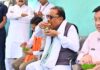 ’सुशासन तिहार 2026’: मुख्यमंत्री विष्णु देव साय ने लेमरू में लखपति दीदी श्रीमती मंजू यादव के ठेले पर लिया गुपचुप का स्वाद