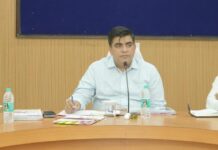 विद्यार्थियों के जाति प्रमाणपत्र बनाने,आधार अपडेट के लिए अभियान चलाने के निर्देश