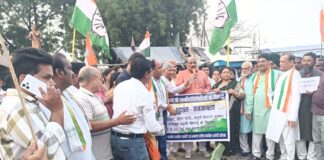 महंगाई से त्रस्त जनता की आवाज बनी कांग्रेस, बालकोनगर में धरना-प्रदर्शन