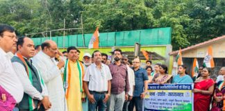 कोरबा में महंगाई के खिलाफ कांग्रेस का हल्लाबोल: जयसिंह अग्रवाल बोले- रसोई गैस से टूटा गृहणियों का बजट, निकाली ‘महंगाई की शवयात्रा’