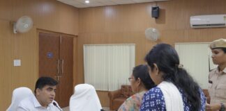 जनदर्शन में कलेक्टर ने सुनी आमजनों की समस्याएं, त्वरित निराकरण के दिए निर्देश