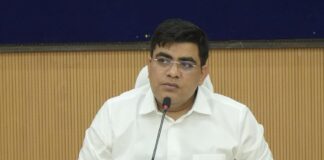 विकास कार्यों के लिए आबंटित शासकीय पैसे का दुरुपयोग करने वालो के ऊपर करें एफआईआर-कलेक्टर