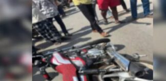 हेडफोन बना मौत की वजह: बाइक चलाते समय कॉल पर बात कर रहा था 21 साल का युवक, मौत