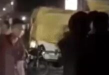 सीतामणी चौक पर युवक की बेरहमी से पिटाई, बीच सड़क 15 मिनट तक चलता रहा हंगामा