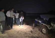 अवैध रेत कारोबार पर बड़ी कार्रवाई, 88 ट्रैक्टर रेत और 4 ट्रैक्टर जब्त