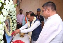 भिलाई पहुंचे मुख्यमंत्री साय, विधायक रिकेश सेन के परिवार से की मुलाकात, दिवंगत दिनेश सेन को दी श्रद्धांजलि