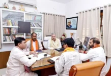 CM हाउस में देर रात चली मैराथन बैठक, मंत्रियों को संगठन से तालमेल बढ़ाने का संदेश; सियासी अटकलों पर लगा विराम