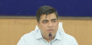 योजना की धीमी प्रगति पर जताई नाराजगी, अधिकारियों को नोटिश जारी करने के दिए निर्देश