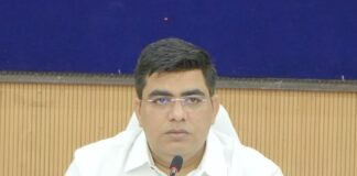 जिले में अभियान चलाकर नक्शा बटांकन कार्य में प्रगति लाने के दिए निर्देश