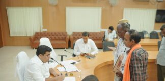 कलेक्टर ने सभी आवेदनों का त्वरित निराकरण के दिए निर्देश