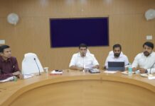 समय-सीमा बैठक में कलेक्टर ने की विभागीय कार्यों की विस्तृत समीक्षा, लंबित प्रकरणों के त्वरित एवं समयबद्ध निराकरण के सख्त निर्देश