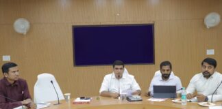 समय-सीमा बैठक में कलेक्टर ने की विभागीय कार्यों की विस्तृत समीक्षा, लंबित प्रकरणों के त्वरित एवं समयबद्ध निराकरण के सख्त निर्देश