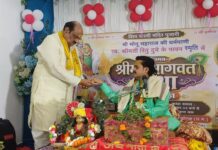 श्रीमद्भागवत कथा में पूर्व मंत्री जयसिंह अग्रवाल ने लिया आशीर्वाद, नागरिकों को दिया धर्म, संस्कार और सद्भावना का संदेश