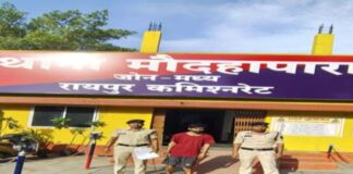 मेकाहारा के बाहर से चोरी हुई बाइक बरामद, दो साल बाद आरोपी पुलिस गिरफ्त में
