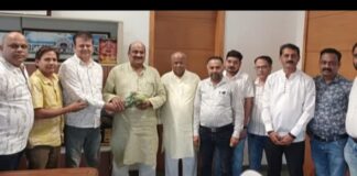 प्रेस क्लब कोरबा की नई टीम ने पूर्व मंत्री जयसिंह अग्रवाल से की मुलाकात, मिला मार्गदर्शन और शुभकामनाएं