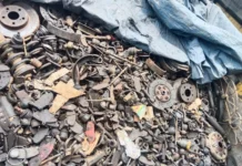 ऑपरेशन प्रहार: 20.25 लाख का संदिग्ध स्क्रैप और 12 चक्का ट्रक जब्त, चालक गिरफ्तार
