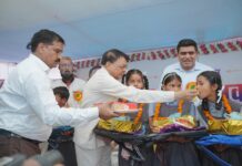 शिक्षा से बड़ा कोई धन नहीं, लक्ष्य निर्धारित कर मेहनत करें विद्यार्थी: मंत्री लखन लाल देवांगन