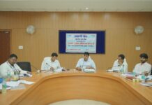 शासकीय योजनाओं के ऋण प्रकरणों का प्राथमिकता से करें निराकरण, पात्र हितग्राहियों को समय पर मिले वित्तीय सहायता: कलेक्टर कुणाल दुदावत