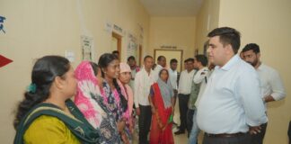 कलेक्टर कुणाल दुदावत ने तहसील कार्यालय बरपाली का किया निरीक्षण