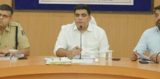 कलेक्टर कुणाल दुदावत ने ली समय-सीमा की बैठक