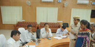 कलेक्टर ने जनदर्शन में सुनी गई आम लोगो की समस्याएं
