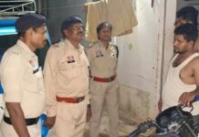 पुलिस की आधी रात सख्ती: बदमाशों के ठिकानों पर दबिश, कॉम्बिंग गश्त में 3 स्थायी वारंट तामील