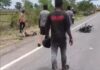 दर्दनाक सड़क हादसा: अज्ञात वाहन की टक्कर से युवक की मौत, साथी गंभीर घायल