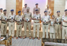 दुर्ग पुलिस की डिजिटल पहल, विवेचकों को मिले हाईटेक Mobile Data Terminal