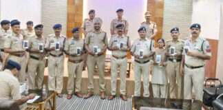 दुर्ग पुलिस की डिजिटल पहल, विवेचकों को मिले हाईटेक Mobile Data Terminal